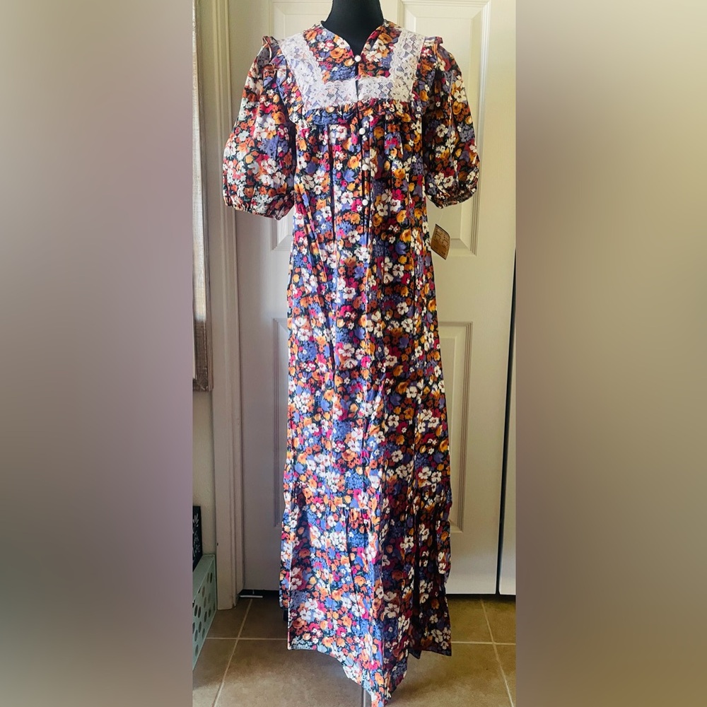 Sun Babies Liberty House | Vintage NWT Muumuu. Floral. Made in Hawaii. Size 10